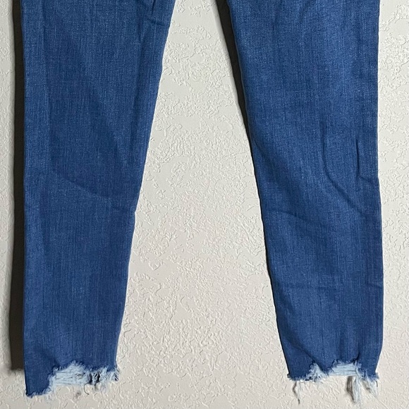New With Tag Levi’s 711 Distressed Skinny Jean Size 25 - Picture 3 of 7